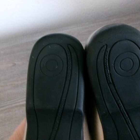 Trotters FRANCIE II Gold Metallic Leather Loafers 7.5N 7.5 Narrow - Picture 14 of 15